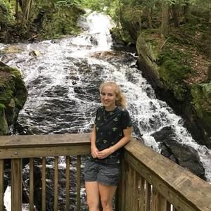 Meet your Posher, Shana